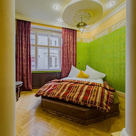 1000 And 1 Night In Prague City Center Exterior photo